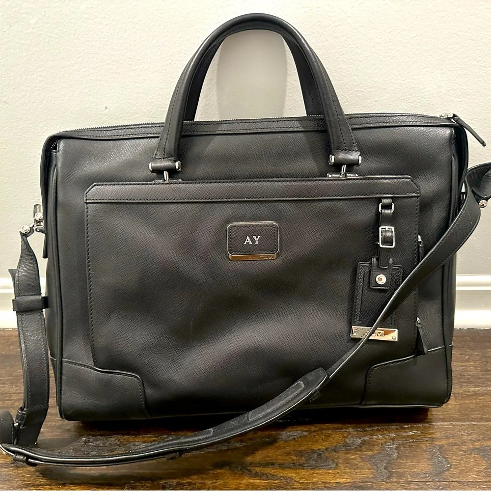 TUMI Astor Regis Italian Leather Briefcase- good condition